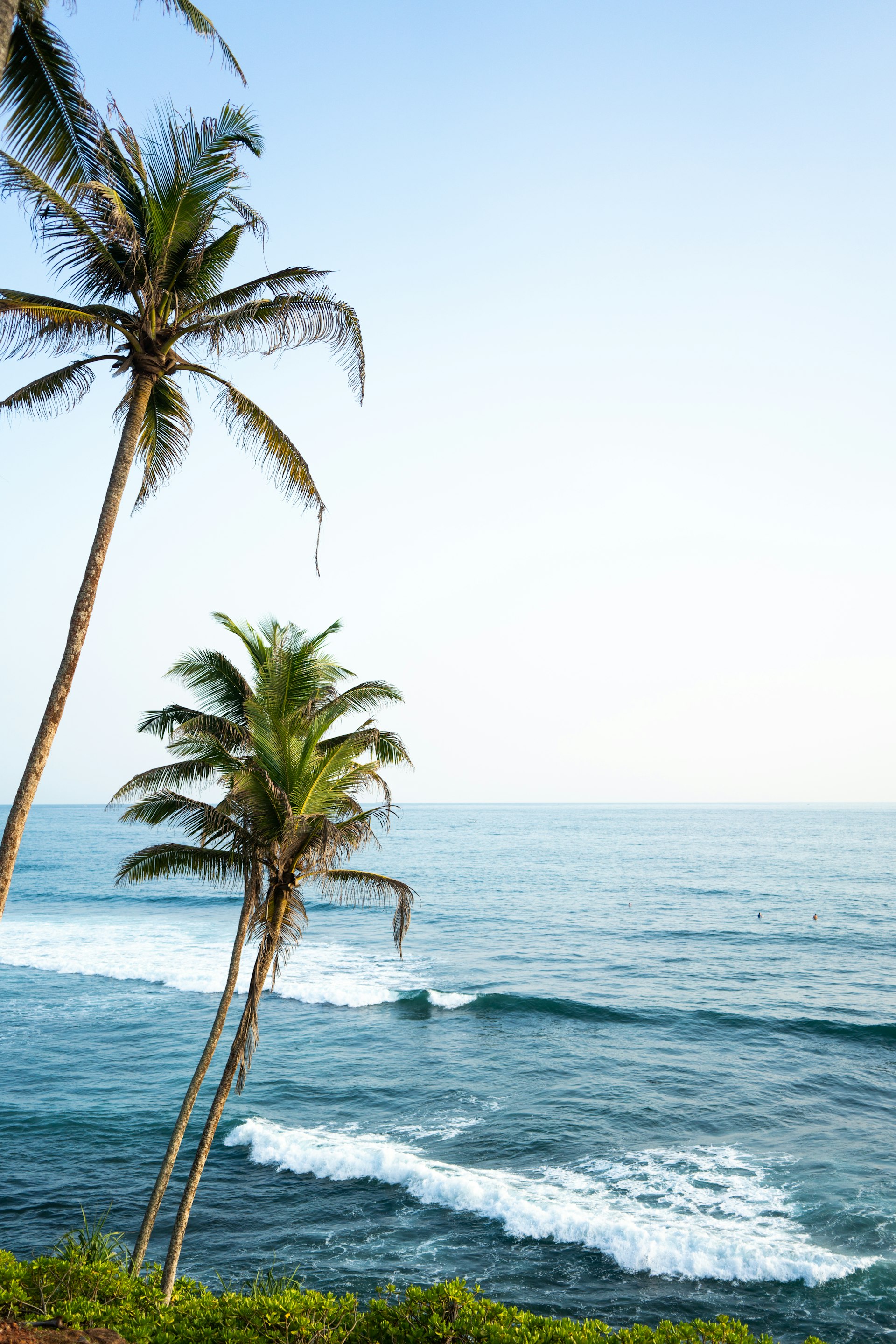 Ocean wave breaking