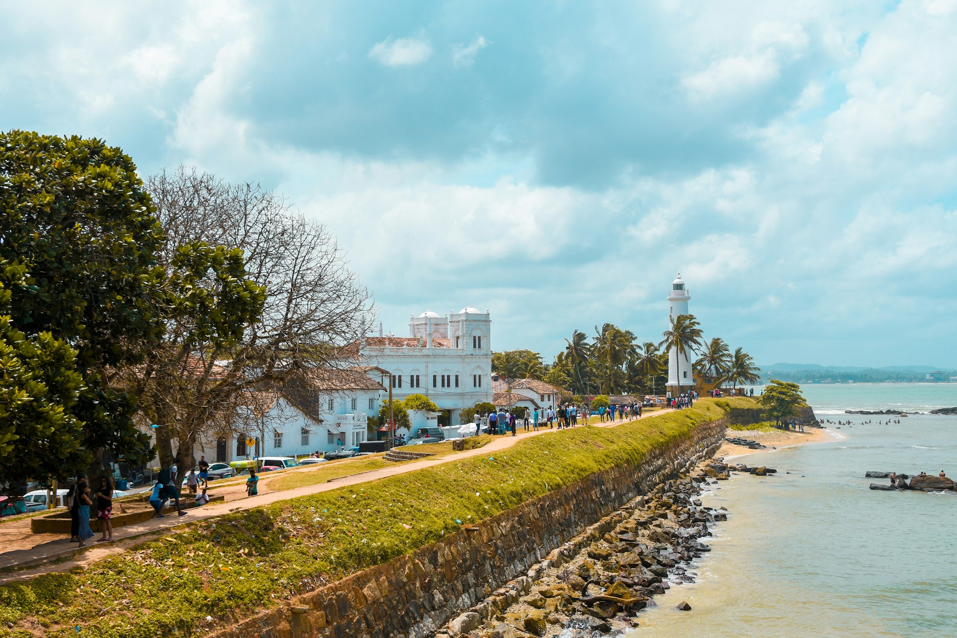 Galle Fort and Lighthouse — Galle Travel Guide cover illustration