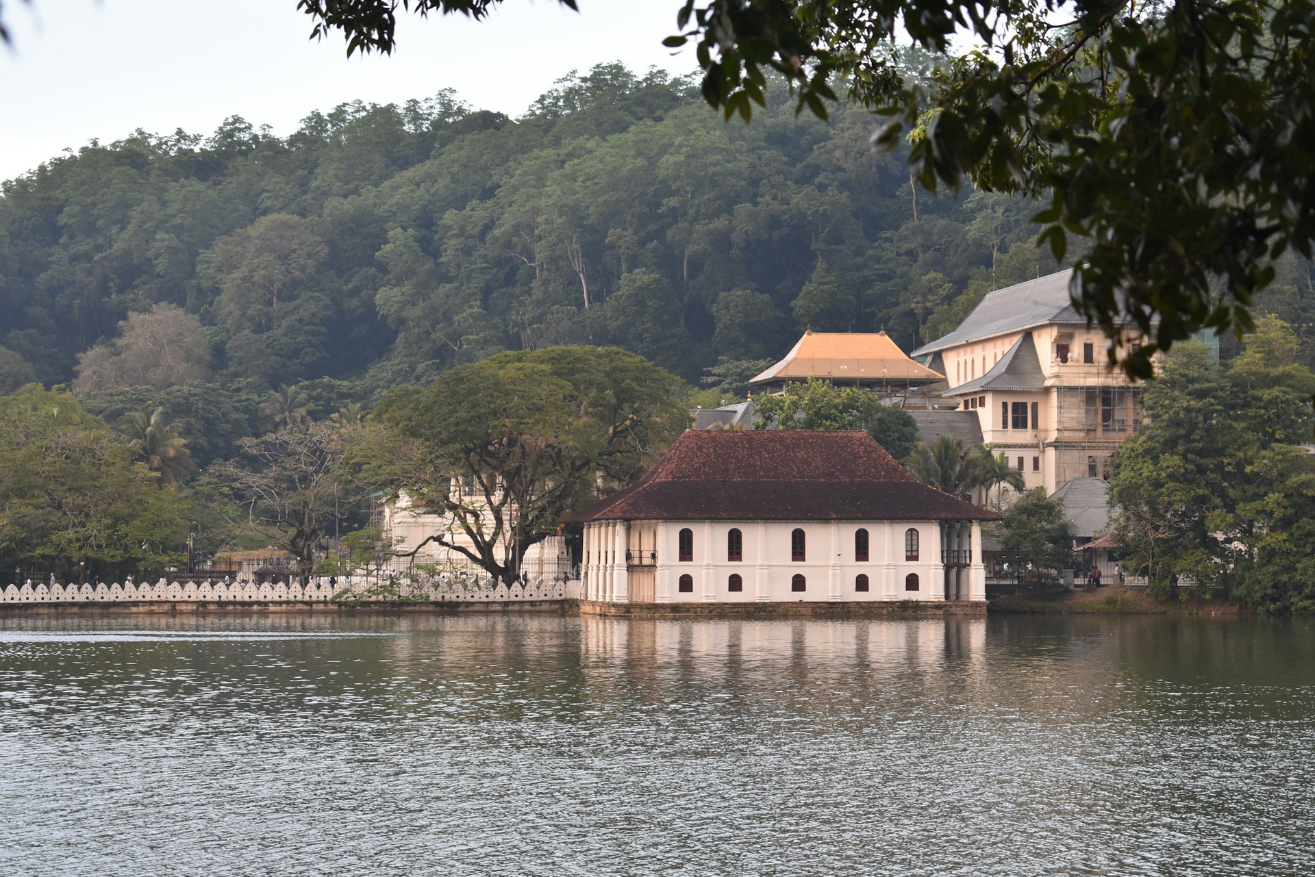 Kandy Lake (Bogambara Lake) — Kandy Travel Guide cover illustration