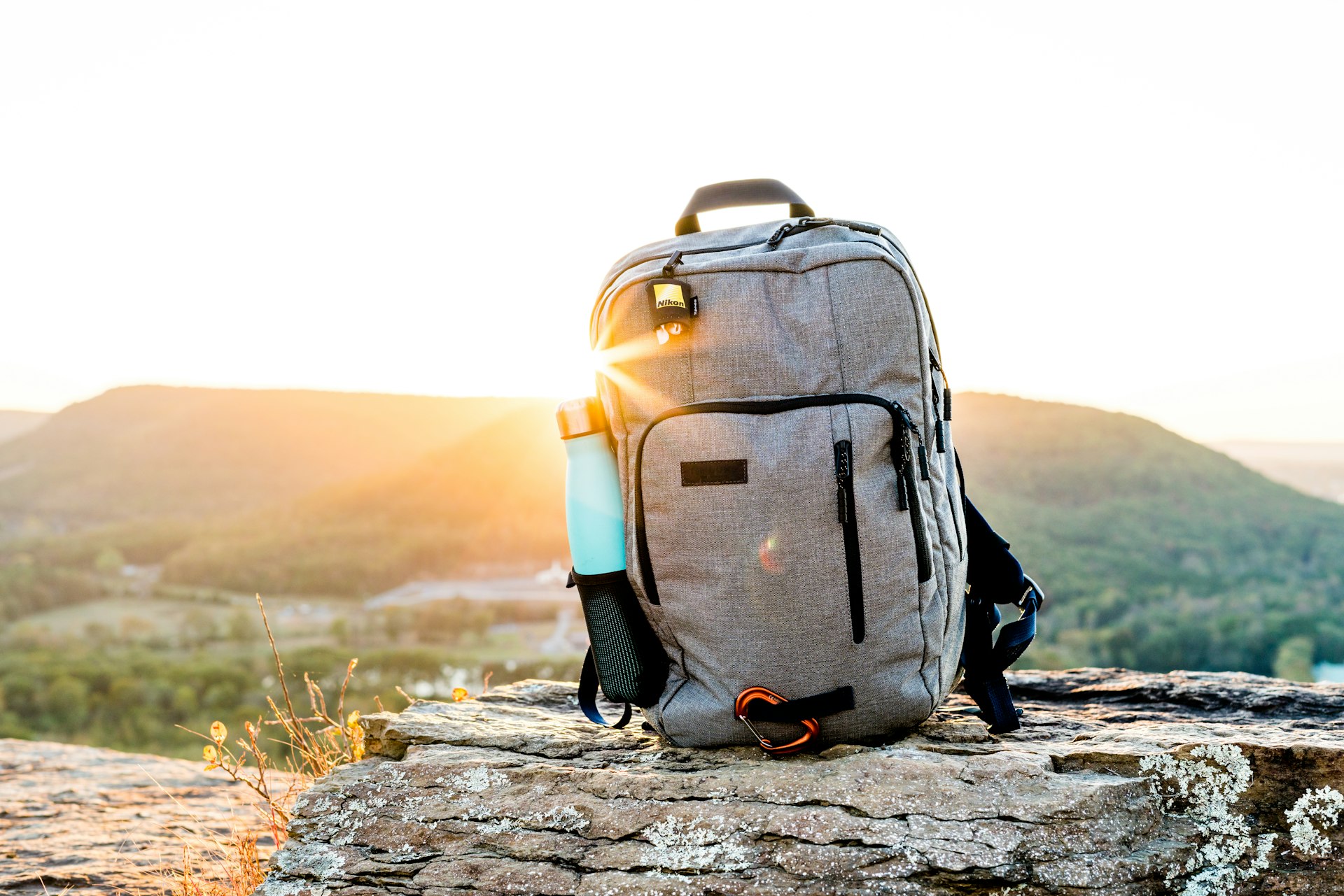 Sri Lanka Packing List: Coast, Hills, Temples and Tech — Western Travel Guide cover illustration